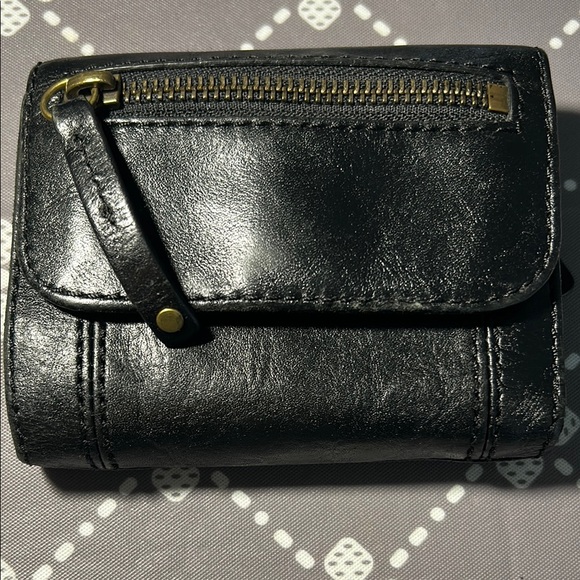 Fossil Black Leather Compact Wallet - Picture 4 of 7